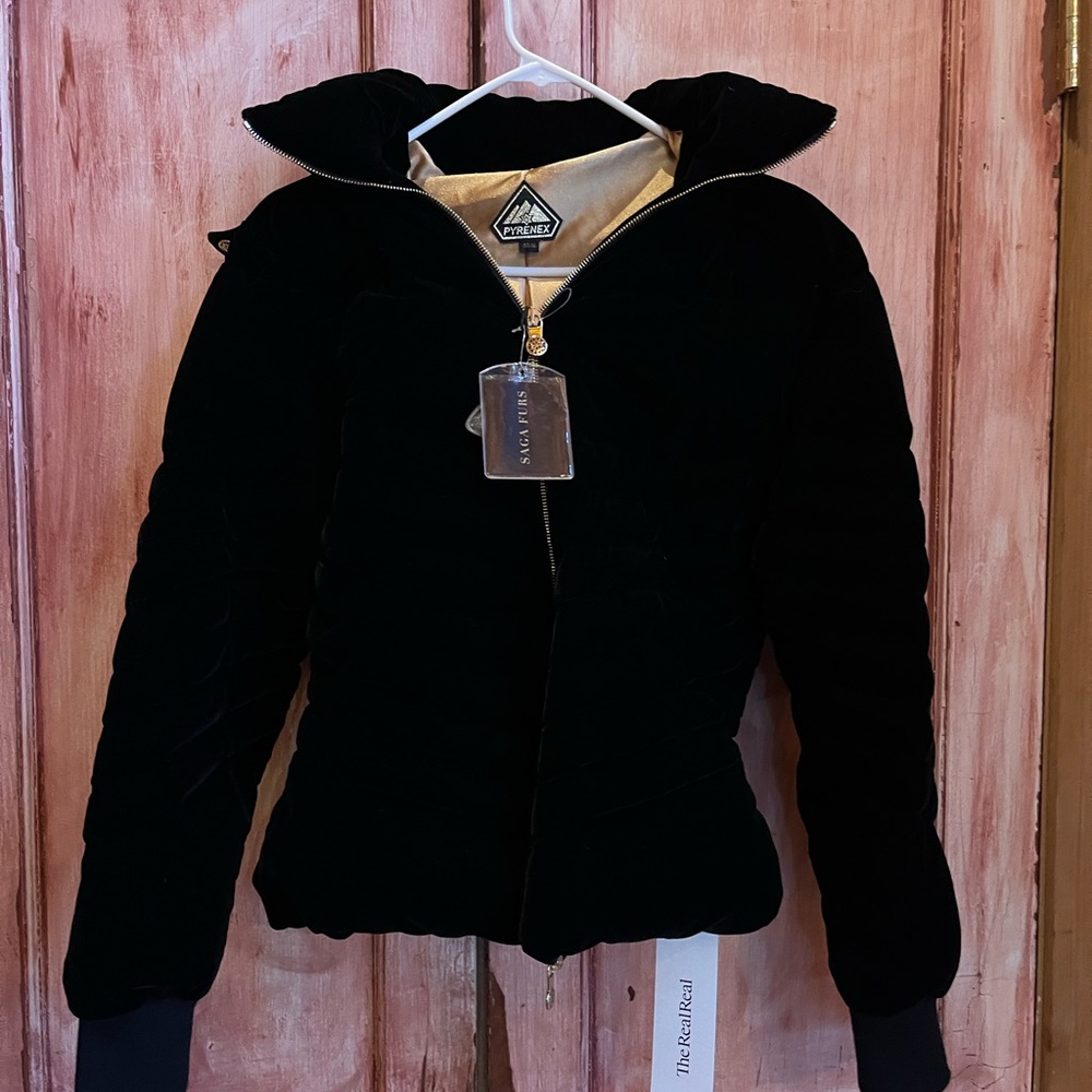 Gorgeous Alexander Vauthier Pyrenex Black velvet ski Jacket with real fur hood